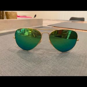 Ray Ban Aviator Sunglasses -Green